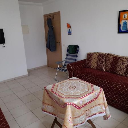 Beau Et Propre Appartement De Famille Dans Un Immeuble Calme Et Familiale A Bab Sebta Fnideq Extérieur photo