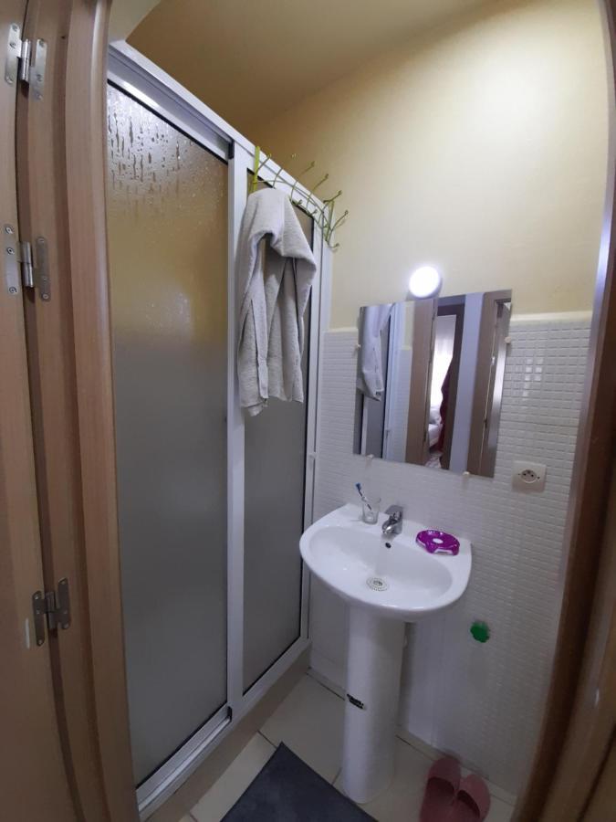 Beau Et Propre Appartement De Famille Dans Un Immeuble Calme Et Familiale A Bab Sebta Fnideq Extérieur photo